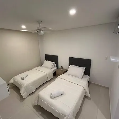 Apartamento De Playa Y Piscina Apartment
