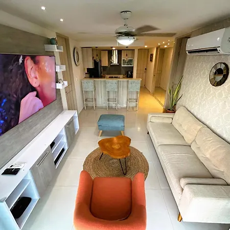 Apartamento De Playa Y Piscina